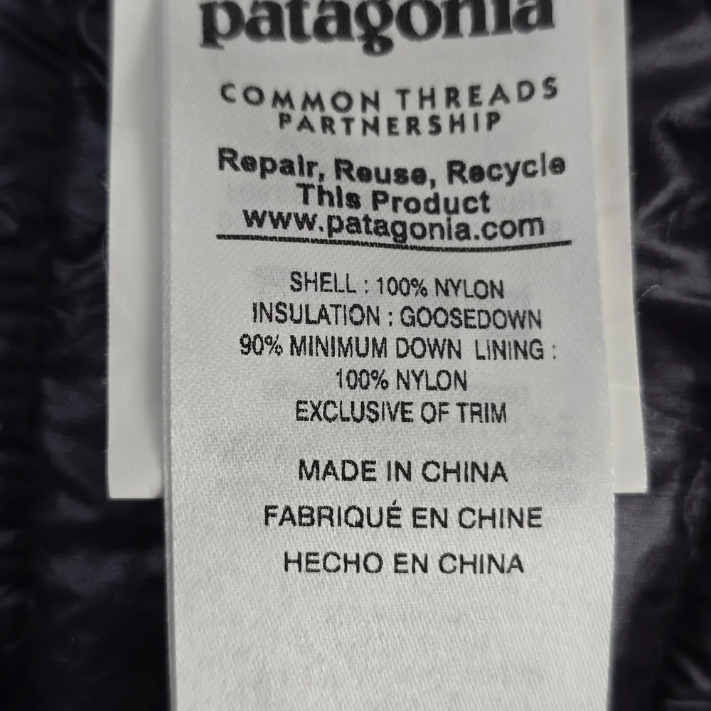 Patagonia Women's Ultralight Black Down Quilted Vest Size S - Picture 5 of 5